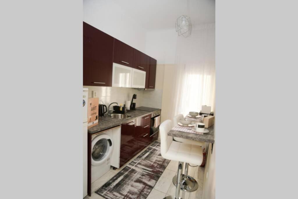 Strata Deluxe Apt. Thessaloniki Buitenkant foto